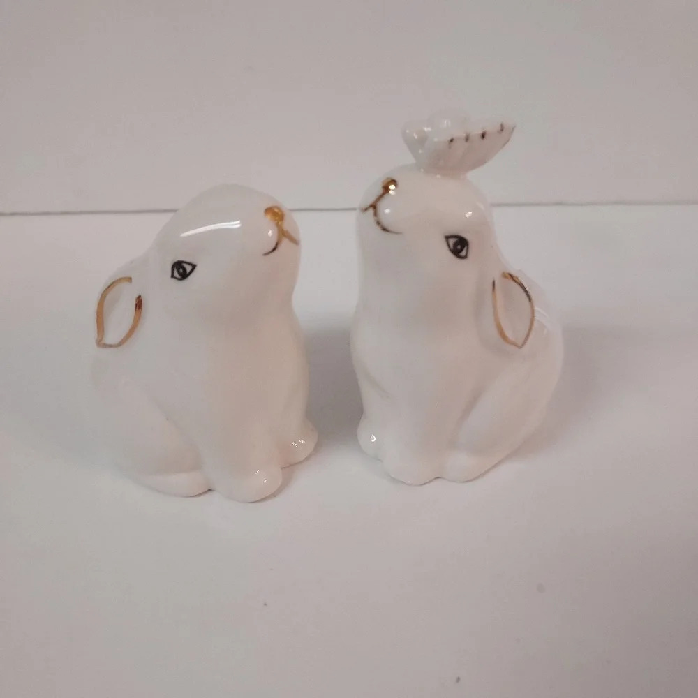 Pier 1 Set of 2 Ceramic Rabbit Salt and Pepper Shakers White and Gold Detail